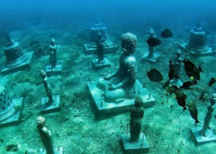 Misteri Kuil Bawah Laut di Teluk Pemuteran Bali