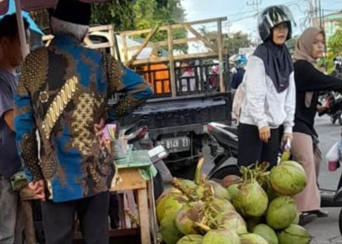 Bukan Daun Muda, Ini yang Banyak Dijual di Lahat Selama Bulan Ramadan