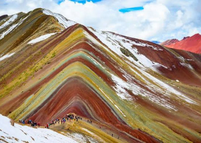 Warisan Budaya Inka: Misteri di Balik Keindahan Vinicunca Rainbow Mountain