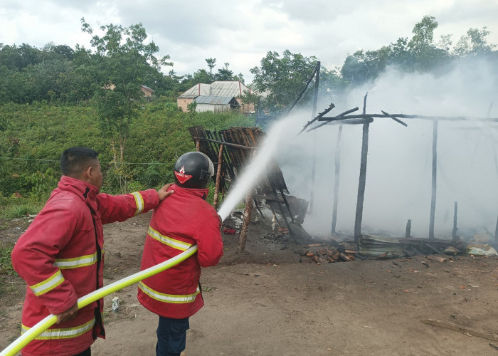 Rumah Pemulung di Prabumulih Ludes Terbakar, Diduga Akibat Korsleting Listrik