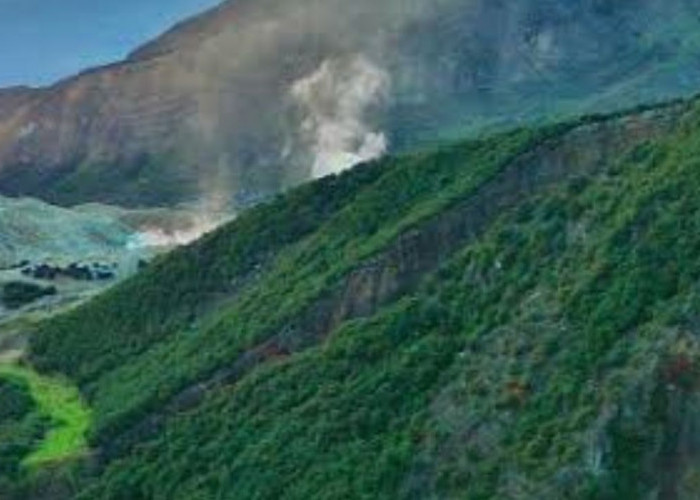 Gunung Papandayan Garut: Asal Usul Nama dan Misteri Kawah yang Selalu Berubah-ubah