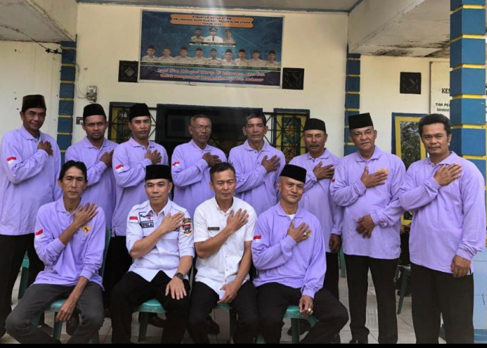 Pengukuhan Ketua RT dan RW Alun Dua Pagaralam Diwarnai Penanaman Pohon di TPU