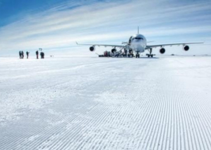 Ukir Sejarah, Pesawat Besar Mendarat Mulus di Benua Es Antartika