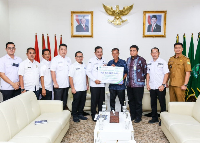 Pemkab Muba dan BPJS Ketenagakerjaan Serahkan Santunan Kematian Rp 42 Juta kepada Ahli Waris Pekerja Rentan