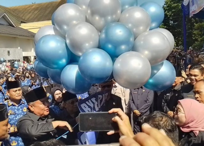 Balon dan Spanduk 'Bye-bye Honorer' Dilepas PPPK Guru di Lahat, Jadi Bentuk Penantian 20 Tahun