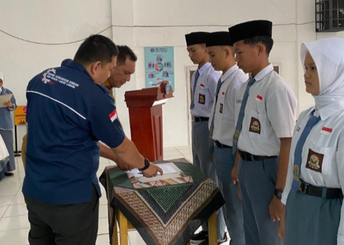 Kepala SMKN 1 Empat Lawang Resmi Lantik Pengurus OSIS dan MPK Periode 2026, Tekankan Jiwa Kepemimpinan Siswa