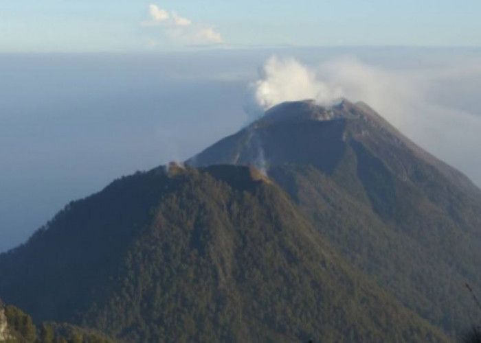 Gunung Arjuno Keindahan Alam dan Misteri yang Mendalam