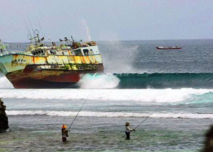 Kisah Kapal Ho Tsai Fa No 18, Mengusik Keajaiban dan Keindahan Pantai Padang-Padang Bali