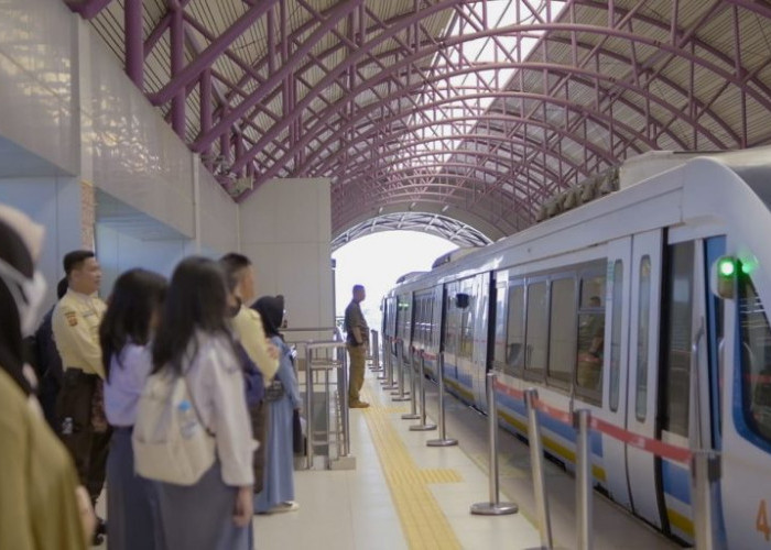 LRT Sumsel Perbolehkan Penumpang Berbuka Puasa di Kereta Selama Ramadan