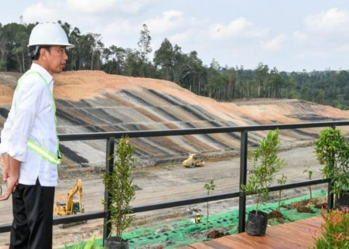 Presiden Joko Widodo Tinjau Progres Pembangunan Jalan Tol IKN