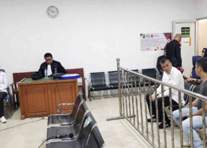  Sidang Korupsi PMI Palembang: Mantan Wawako Fitrianti dan Suami Tak Saling Tegur