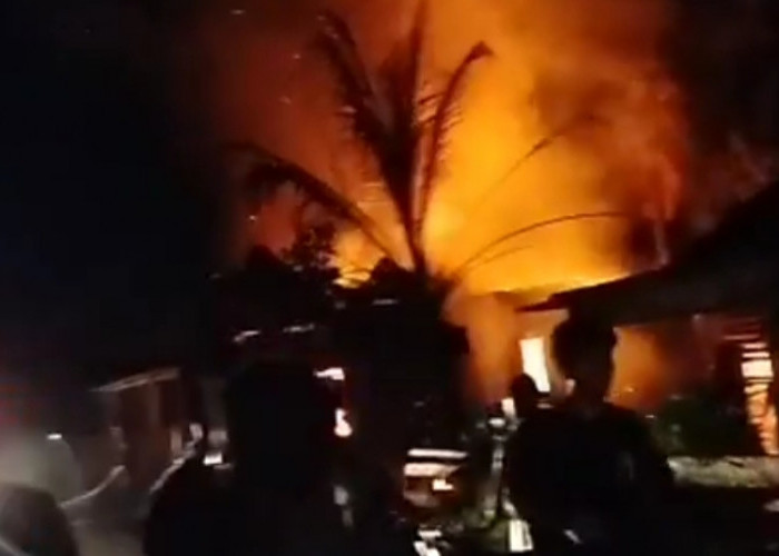 Satu Rumah di Tebing Tinggi Empat Lawang Dilalap Sijago Merah, Kerugian Ditaksir Capai Ratusan Juta