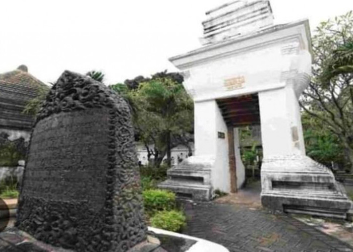 Makam K.T. Pusponegoro, Warisan Sejarah di Gresik yang Sarat Nilai Budaya