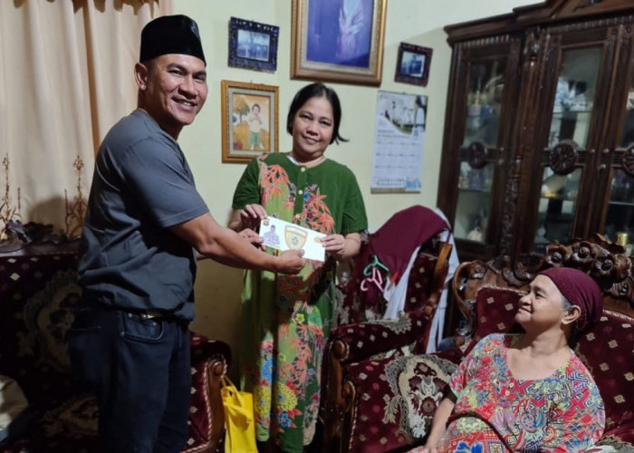 Kehadiran Penuh Empati: Giat Visit Presisi Polres Empat Lawang untuk Ibu Leni Marlina Penderita Gagal Ginjal