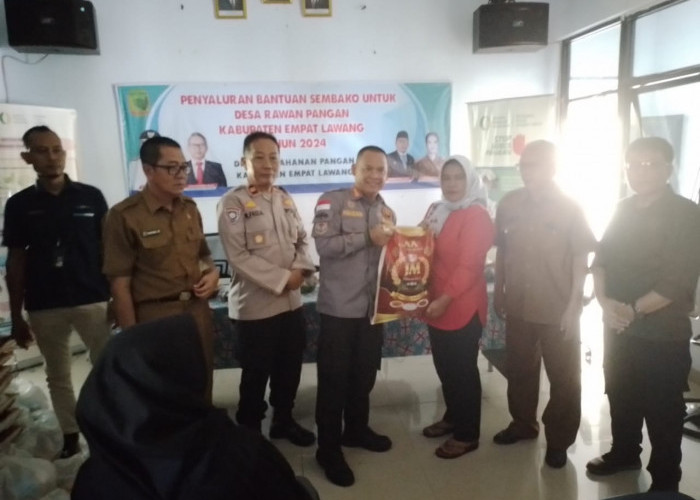 Pemkab Empat Lawang Salurkan Bantuan Sembako untuk Desa Rawan Pangan