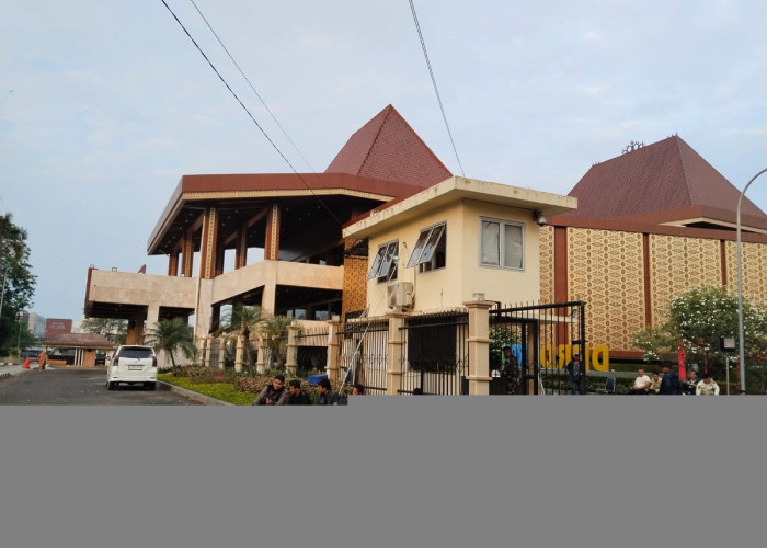 Aksi Massa Ricuh di Palembang, DPRD Sumsel dan Ditlantas Polda Jadi Sasaran Perusakan