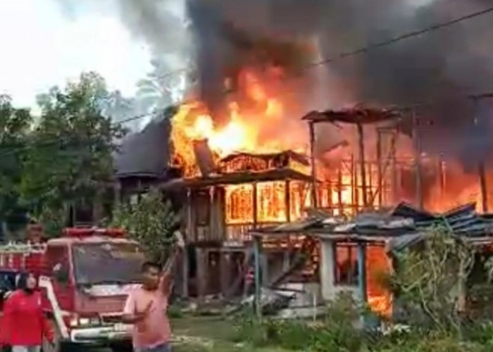 Kebakaran di Empat Lawang, Rumah Warga di Desa Tebat Payang Pendopo Barat Ludes  Tinggal Puing