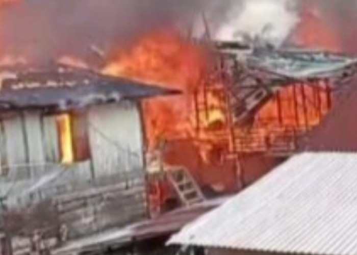 Pilu Tragedi di Lintang Kanan Empat Lawang: 5 Rumah Hangus, 10 Rusak Akibat Korsleting Listrik