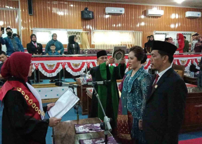 Saukani dan Wulan Purnamasari Resmi Dilantik Sebagai Wakil Ketua DPRD Empat Lawang 2024-2029