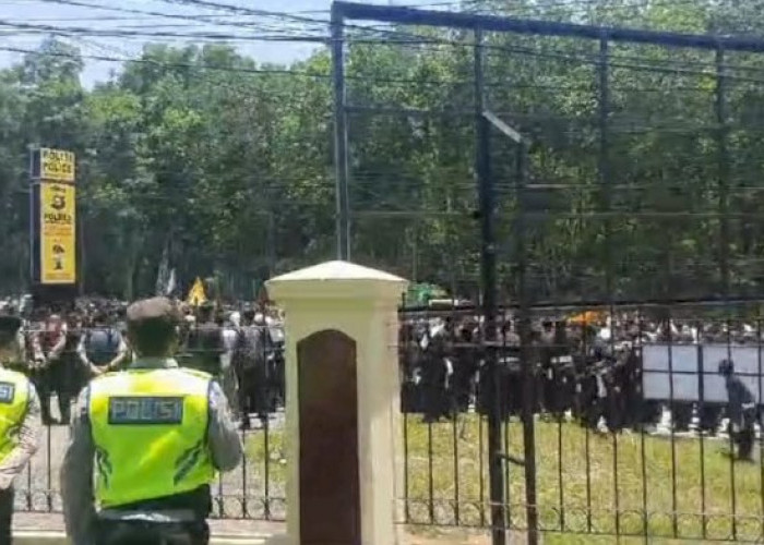 Soal Kasus Pembacokan Sopir Truk, Ribuan Pendekar PSHT Datangi Polres OKU Timur