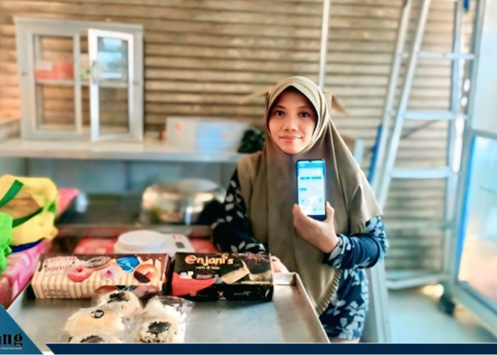 Bangkit dari Keterbatasan, Usaha Kue Tantiningsih Kini Mampu Topang Ekonomi Keluarga Berkat Sinergi Holding UM