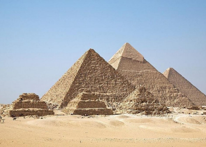 Siapa Yang Membangun Piramida Mesir? Simak Berikut Ini!