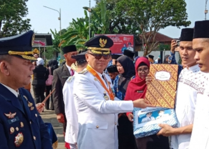 7 Orang Bebas, 228 Warga Binaan Lapas Kelas llB Empat Lawang Terima Remisi HUT RI Ke 81