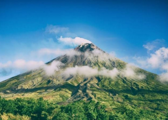 Misteri Gunung Merapi, Pesona Alam yang Diselimuti Mistis