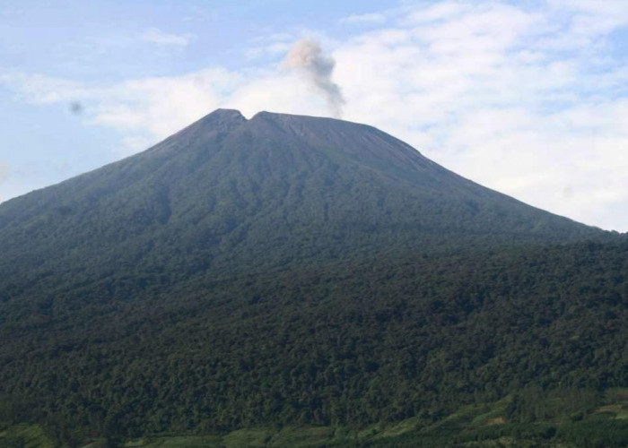 Mitos Gunung Slamet dan Ramalan Prabu Jayabaya Tentang Potensi Pembelahan Pulau Jawa