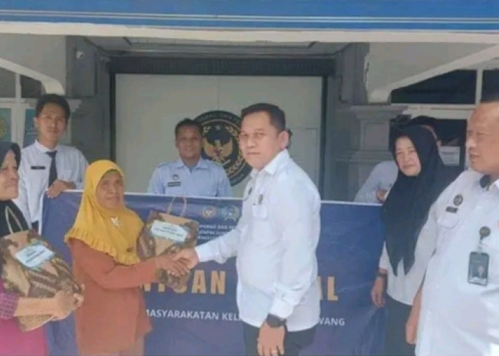 Lapas Empat Lawang Salurkan Bantuan Sosial kepada Warga Sekitar dan Keluarga Warga Binaan
