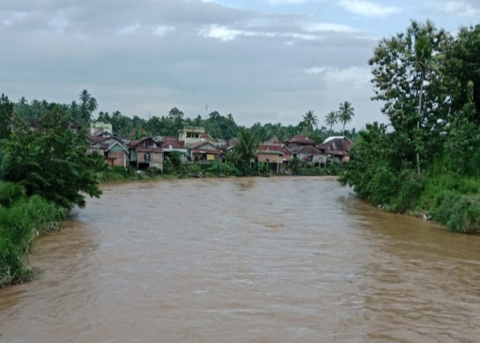 Cuaca Tak Bersahabat, BPBD Empat Lawang Pasang Status Siaga dan Imbau Warga Jauhi Sungai serta Daerah Longsor