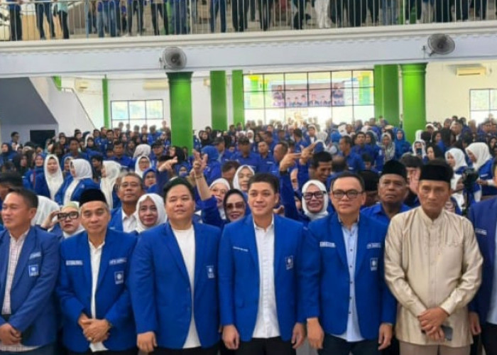 Joncik Muhammad Lantik DPC dan Relawan PAN Palembang, Bidik Kemenangan Besar pada Pemilu 2029