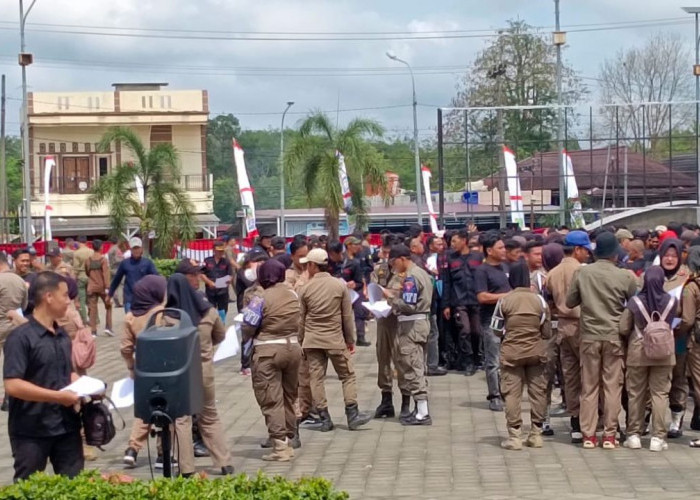 Ratusan Anggota Satpol PP Empat Lawang Datangi Kantor Bupati, Ini Penjelasan Kepala Dinas Soal Status dan Gaji