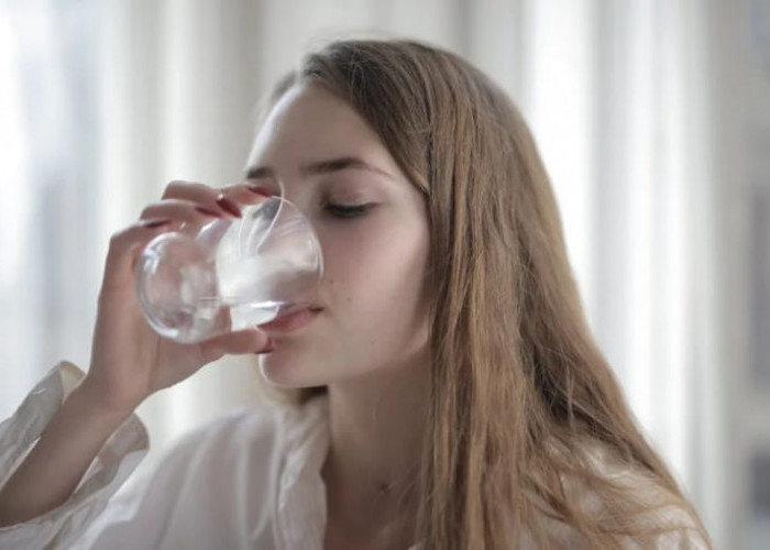 Benarkah Minum Air Banyak Itu Selalu Baik? Penelitian Baru Ungkap Fakta Mengejutkan!