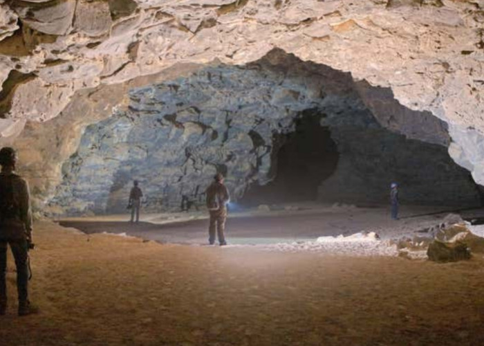 Arkeolog Temukan Bukti Manusia Tinggal dalam Terowongan Lava di Arab Saudi