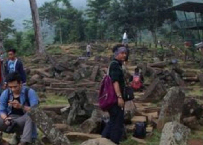 Ini Baru Oke, Penemuan Makam Kuno di Gunung Padang, Menyingkap Tabir Masa Lalu, Patut Diacungkan Jempol
