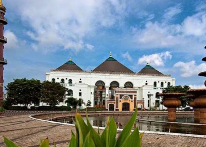 Masjid Ini Dibangun Ditanah Kesultanan, Memiliki Sejarah yang Panjang dan Beragam
