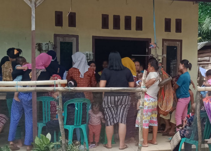 Ramai Ibu-ibu Datangi Posyandu di Desa Tanjungkupang, Yuk Intip Manfaat Mengikuti Kegiatan Posyandu!!