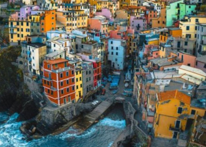 Amalfi Coast: Keindahan Laut dan Tradisi yang Tak Terlupakan