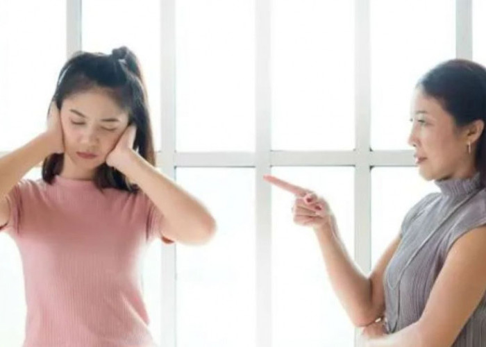 8 Cara Efektif Berbicara dengan Anak Remaja yang Keras Kepala