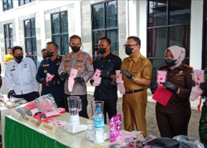 Bersama Forkopimda, Lapas Empat Lawang Ikut Pemusnahan Barang Bukti Perkara Inkracht 2025