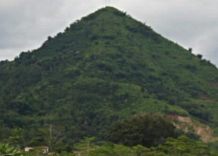 Misteri Gunung Lalakon, Gunung Piramida dari Jawa Barat yang Membuat Merinding, Begini Ceritanya!
