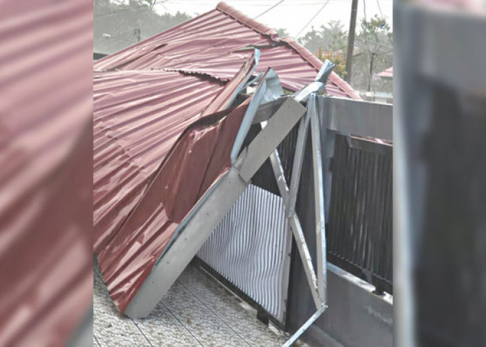 Puting Beliung Terjang Muara Beliti, Atap Rumah Warga Musi Rawas Rusak Parah