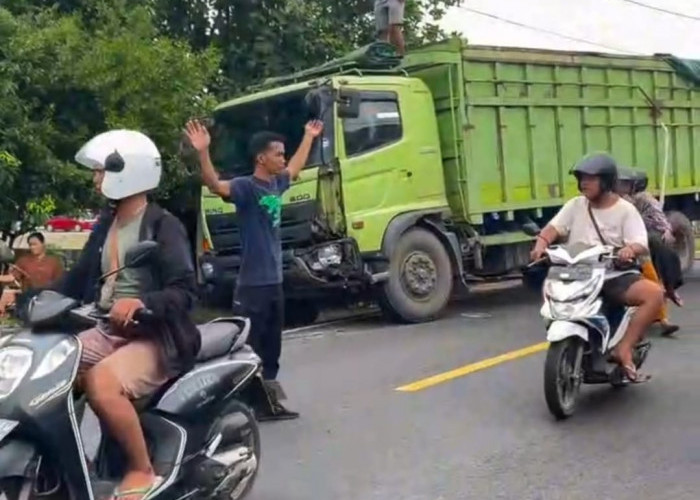 Tragis! Truk Fuso Hantam Dua Motor di Jalinteng Sekayu-Betung, Warga Panik