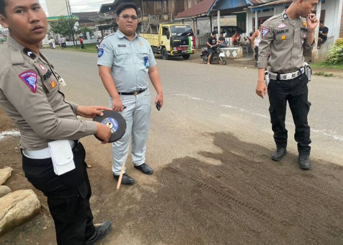 Polisi Olah TKP Lakalantas Maut di Pendopo Empat Lawang
