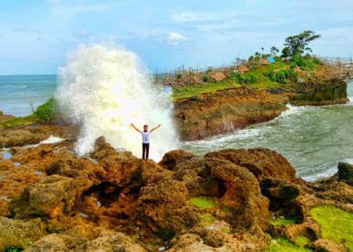 Pesona Keajaiban Pantai Cicaladi, Surga Tersembunyi di Jantung Jawa Barat