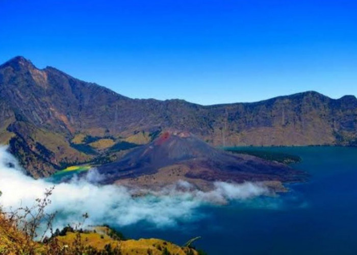 Gunung Baru dan Puncak Gunung Rinjani, Keindahan dan Mitos di Tengah Nusantara