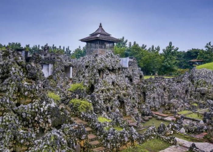 Taman Sari Gua Sunyaragi: Situs Bersejarah dengan Aura Mistis di Cirebon