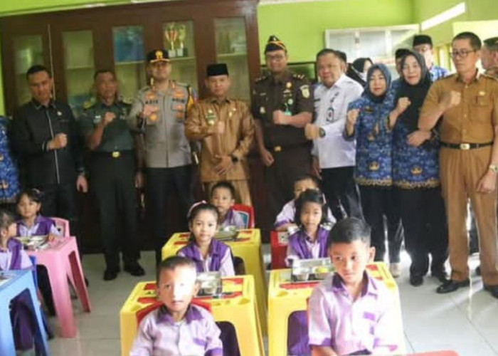 Hari Pertama Program Makan Bergizi Gratis di Empat Lawang, 3.088 Porsi Dibagikan