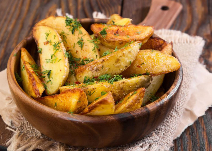 Potato Wedges,Camilan Lezat di Kafe, Kini Bisa Dibuat dengan Mudah di Rumah